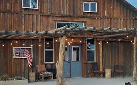 Rustic Studio On Working Cattle Ranch In Olathe!